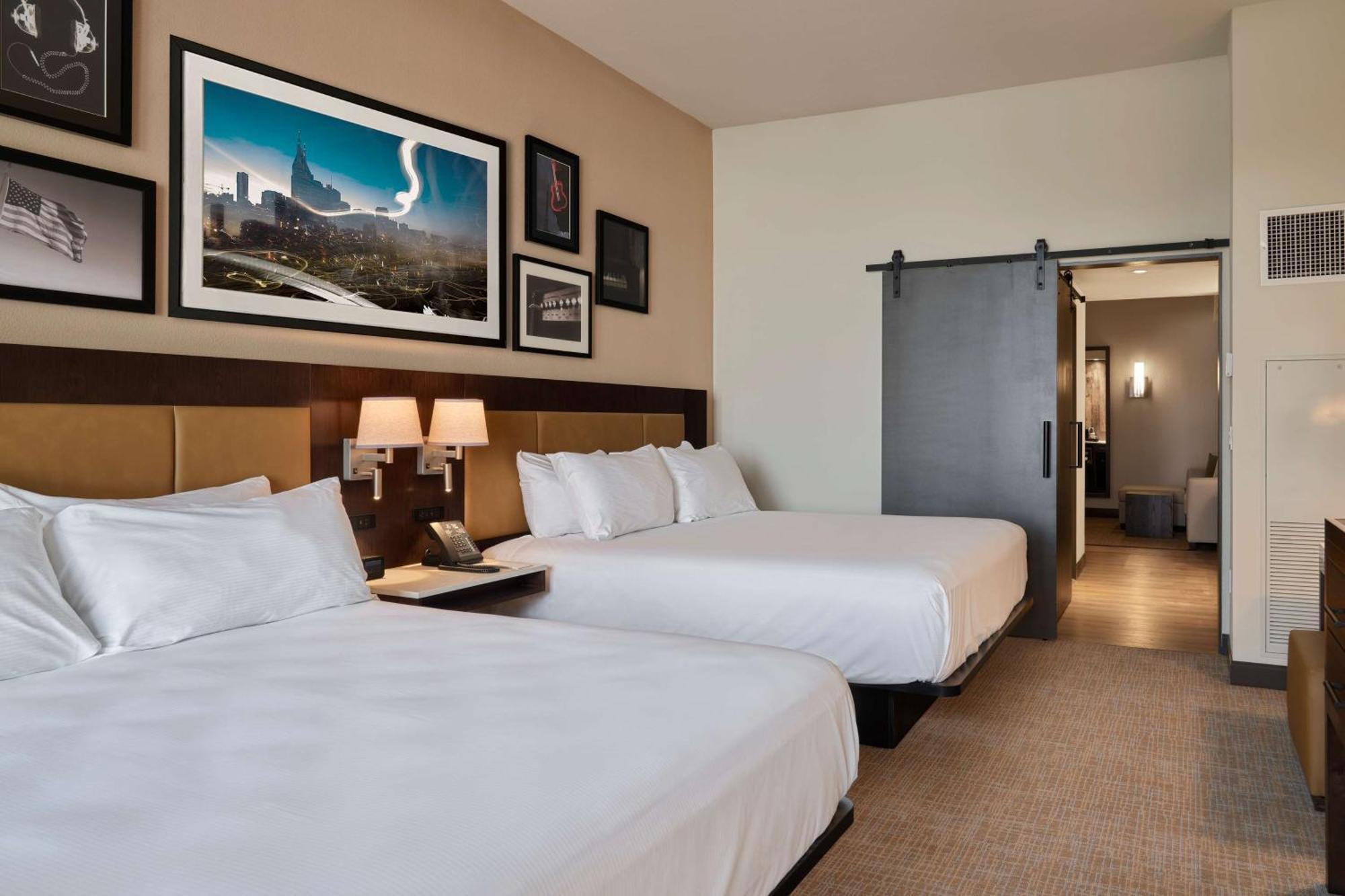 Embassy Suites By Hilton Nashville Downtown Bagian luar foto