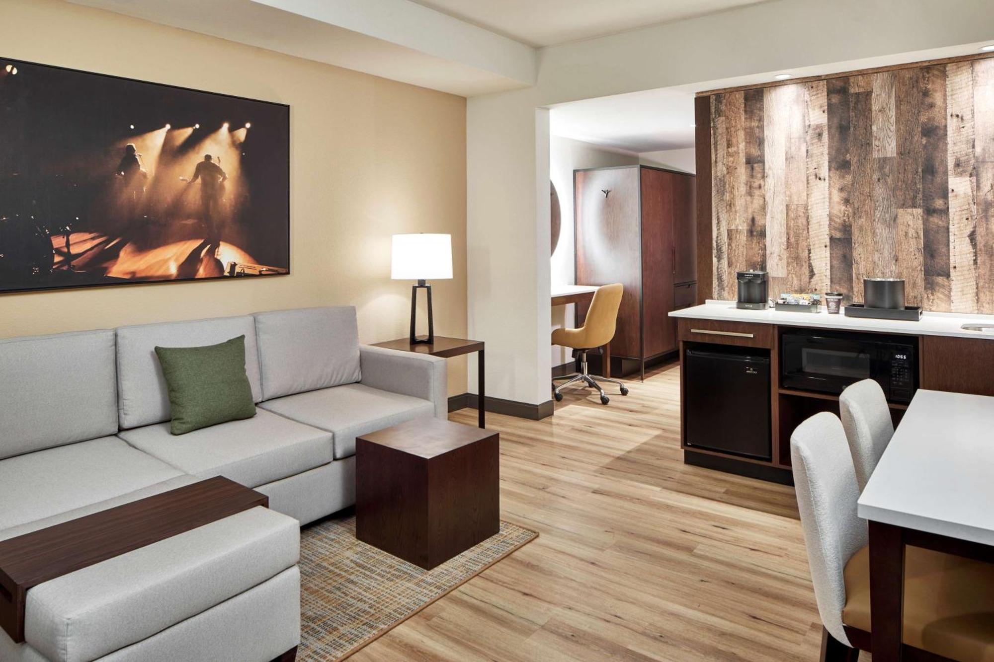 Embassy Suites By Hilton Nashville Downtown Bagian luar foto