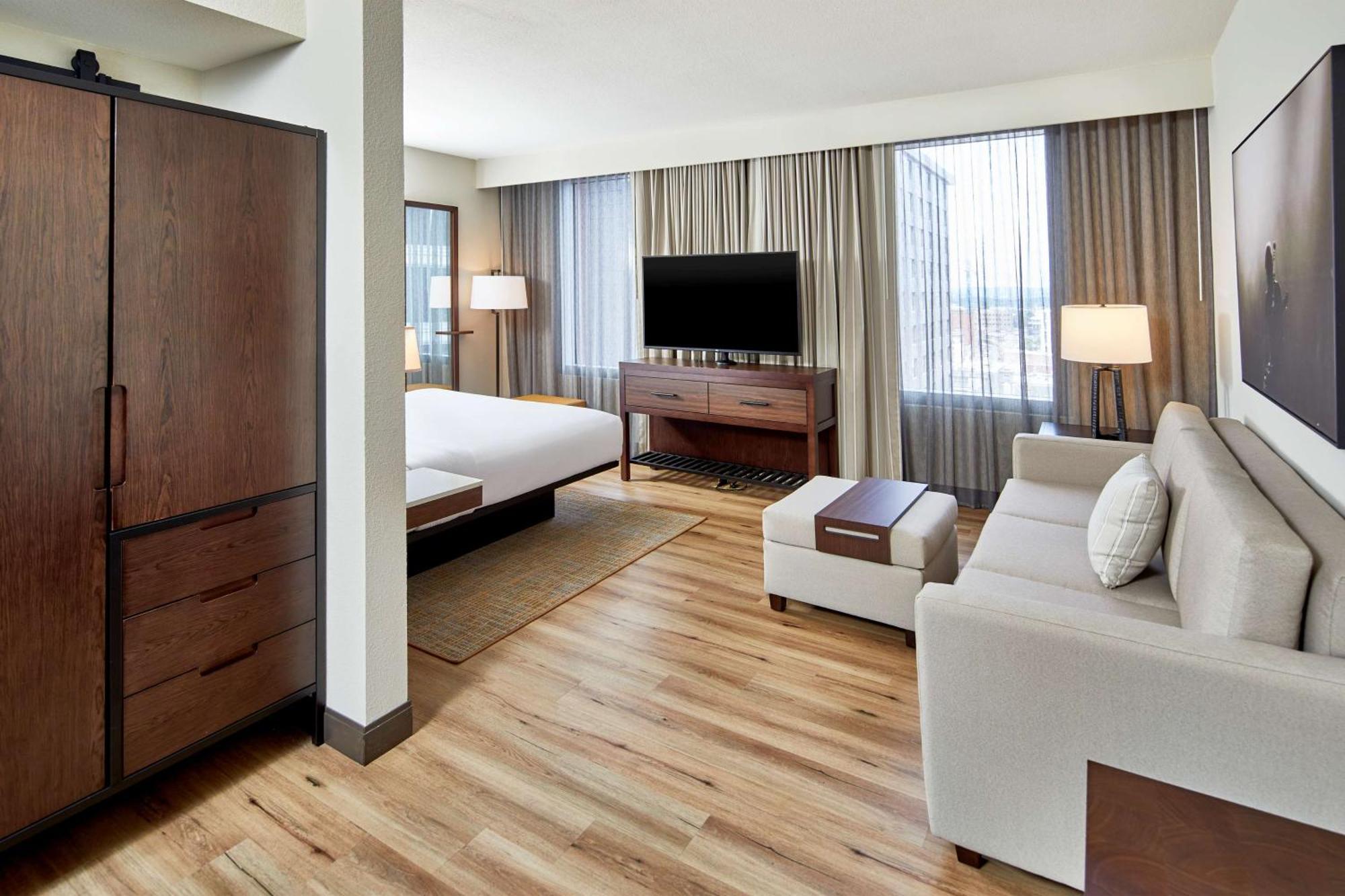 Embassy Suites By Hilton Nashville Downtown Bagian luar foto