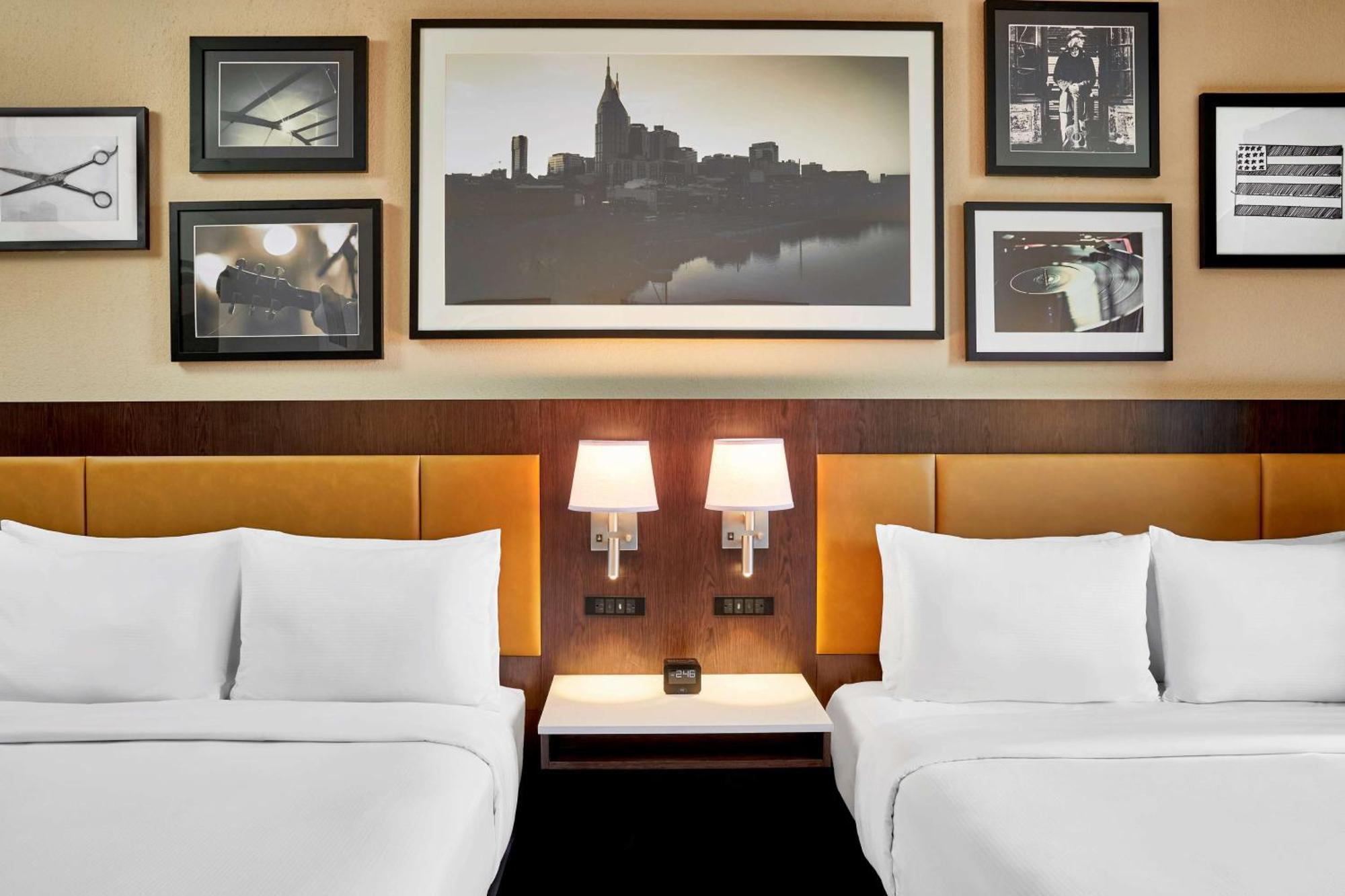 Embassy Suites By Hilton Nashville Downtown Bagian luar foto