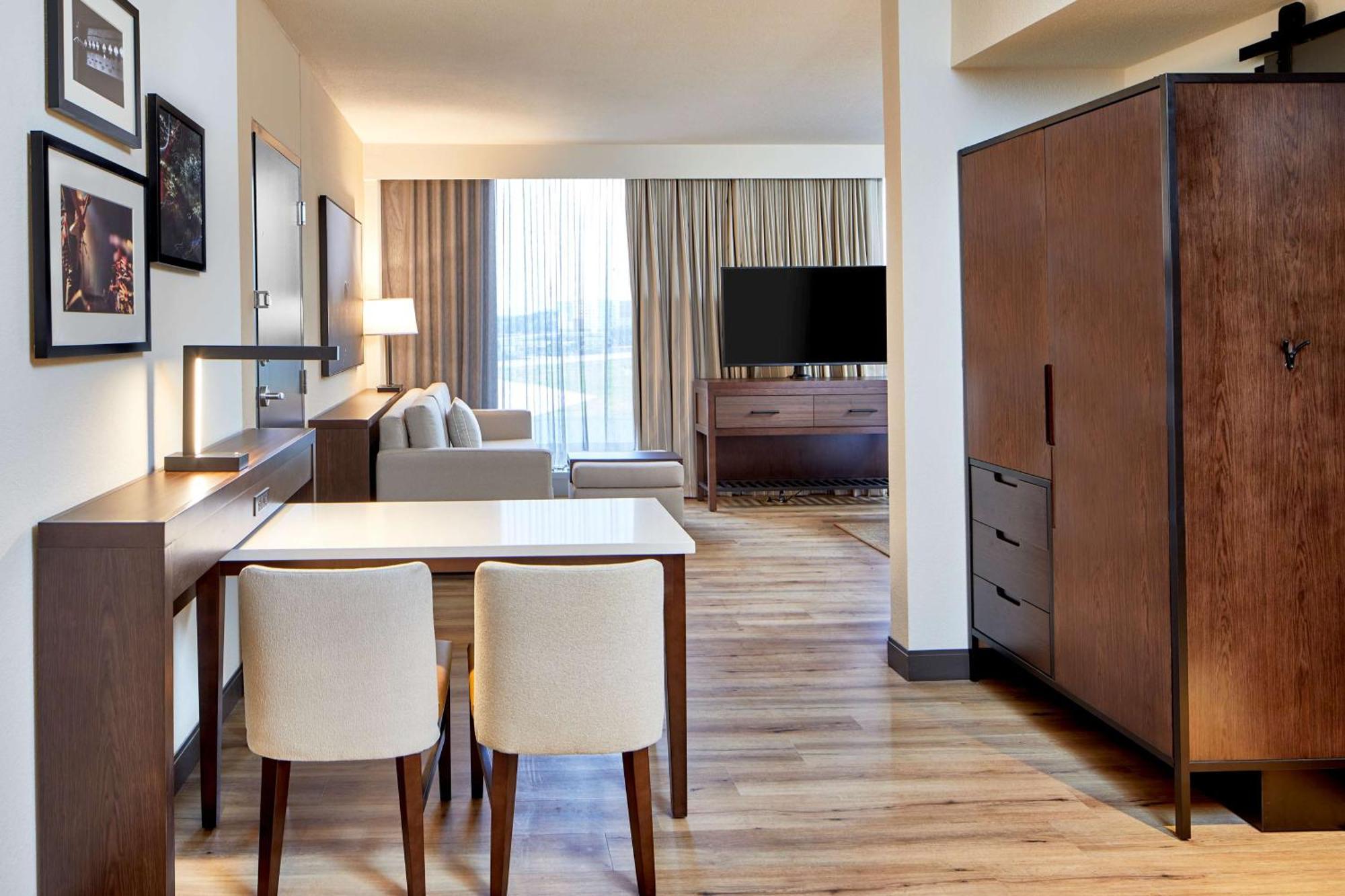 Embassy Suites By Hilton Nashville Downtown Bagian luar foto