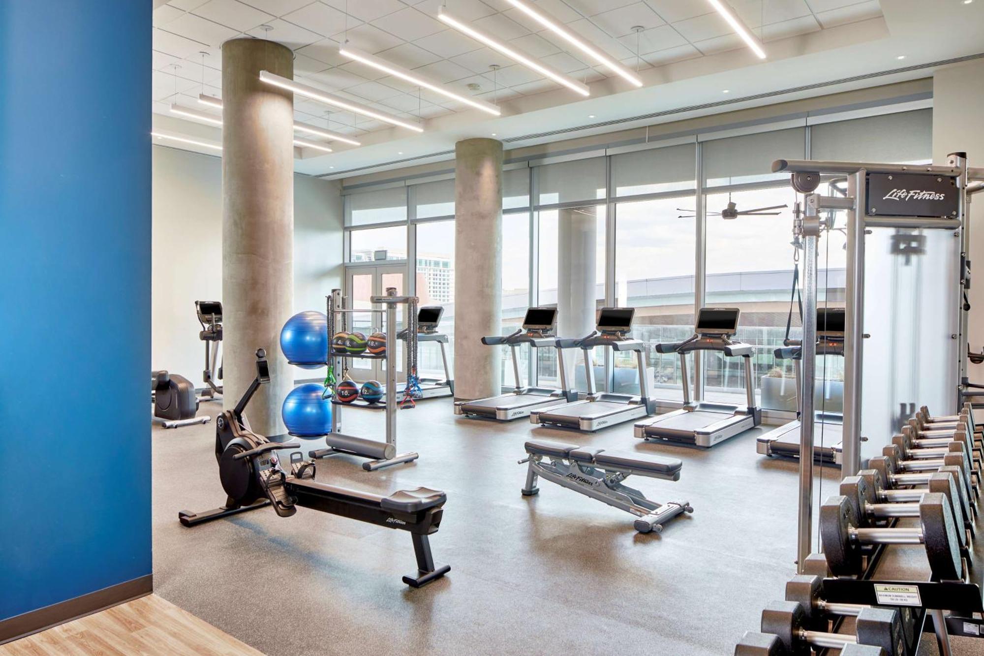Embassy Suites By Hilton Nashville Downtown Bagian luar foto