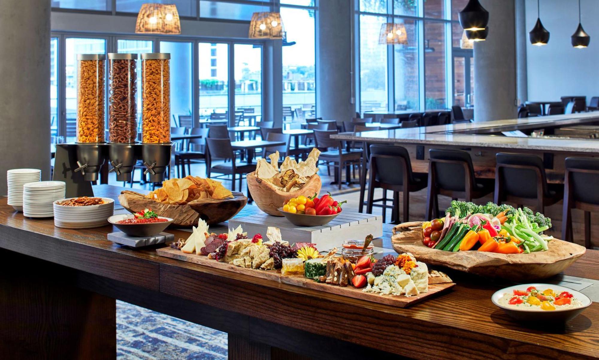 Embassy Suites By Hilton Nashville Downtown Bagian luar foto