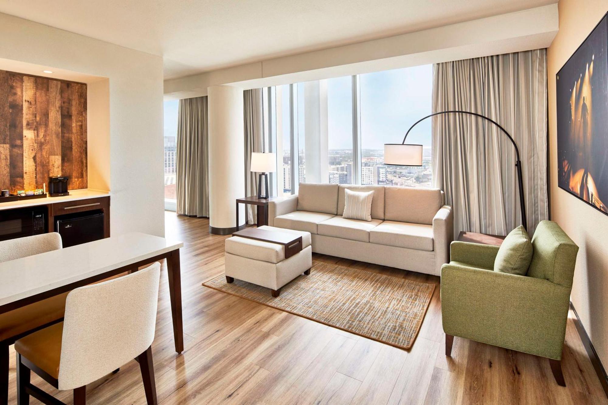 Embassy Suites By Hilton Nashville Downtown Bagian luar foto